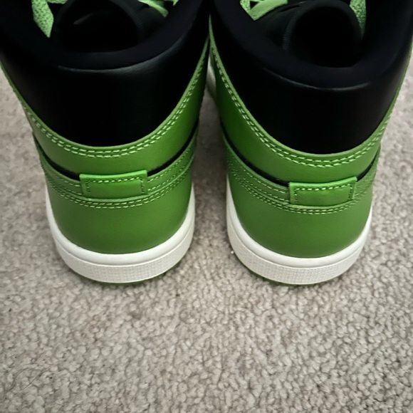 Jordan Green and Black High-Top Sneakers-Women’s - Picture 4 of 6